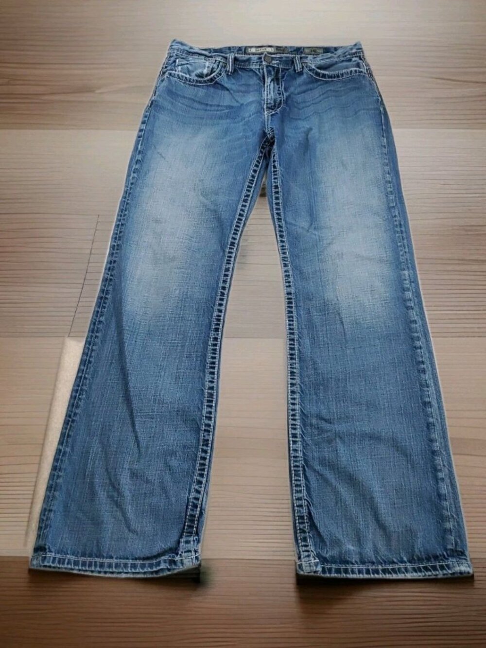 BKE Jeans Mens 34 L Derek Boot Stretch Relaxed Fit Bootcut Buckle Casual Work